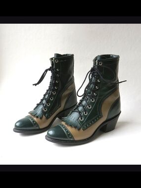 Vintage Capezio Lace-Up Prairie Ankle Boots: Size 6-6.5
